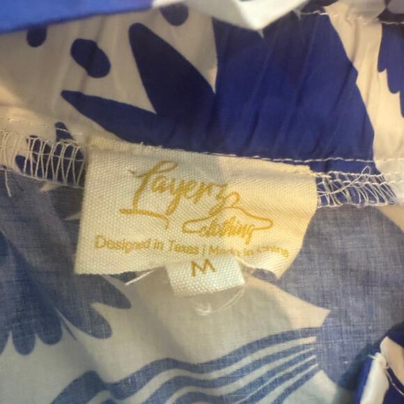 Boutique Blue Floral Short Sleeve Front Button Up Mock Neck Ruffle Blouse Medium - Picture 5 of 6